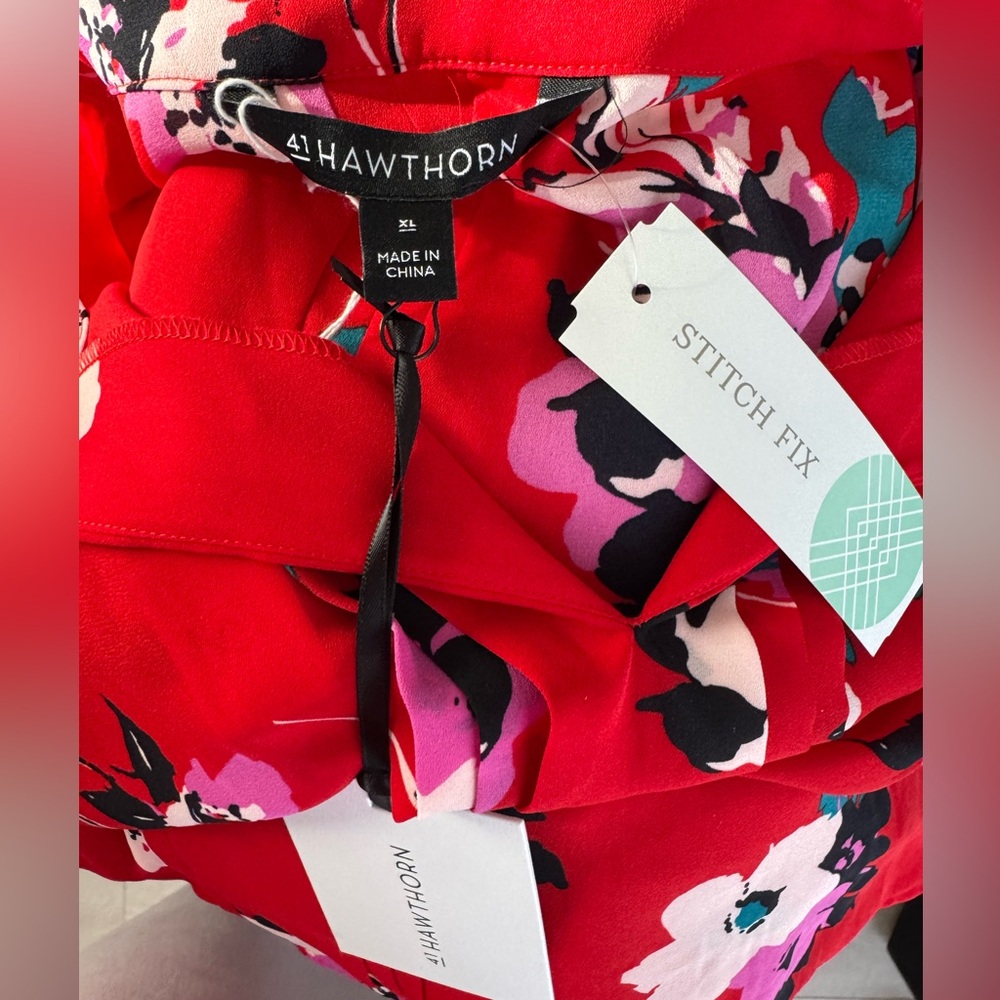 41 Hawthorn Red Floral Sleeveless Blouse - Picture 4 of 4
